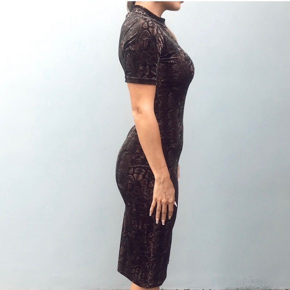 ZARA Short Sleeve Midi Dress - Picture 3 of 7